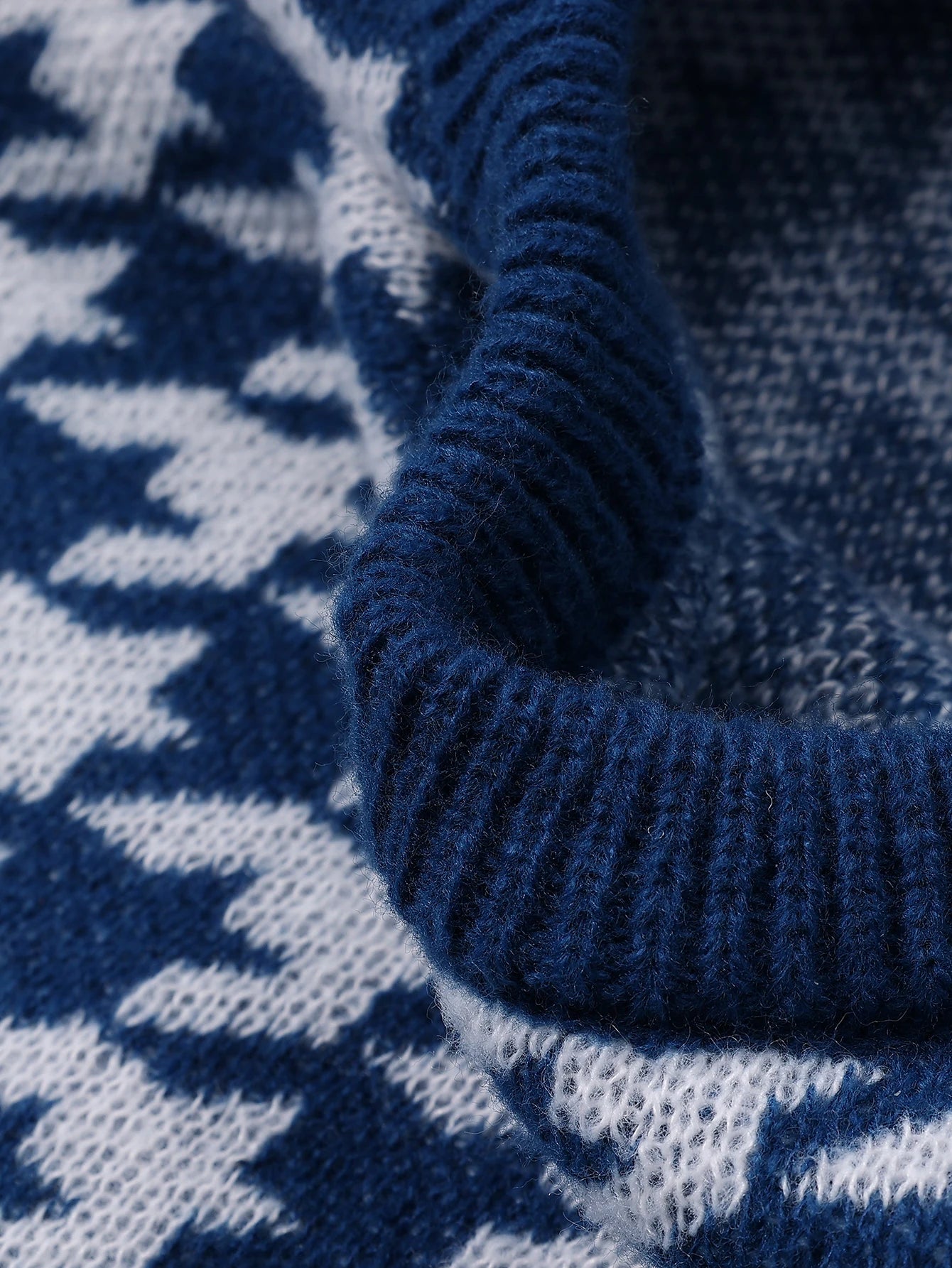 New Popular Autumn Winter Plaid Jacquard Pattern Pullover Sweater Casual Round Neck Contrast Color Knitted Men's Pullover