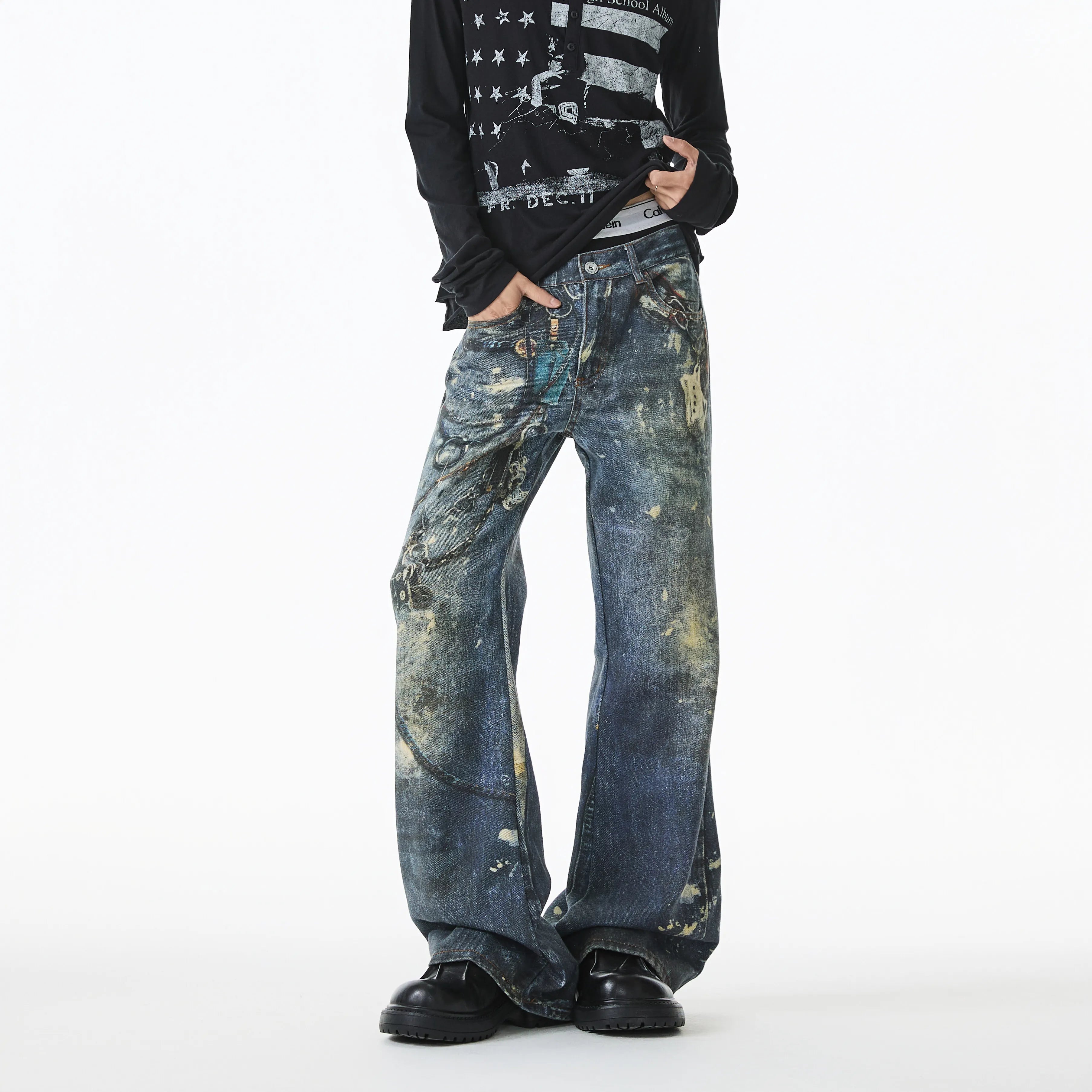 Jean Men Unique Design Graffiti Street Style Drag Jeans Urban Trendy Fashion Distressed Long Fit Casual Denim Pants Edgy Hip Hop