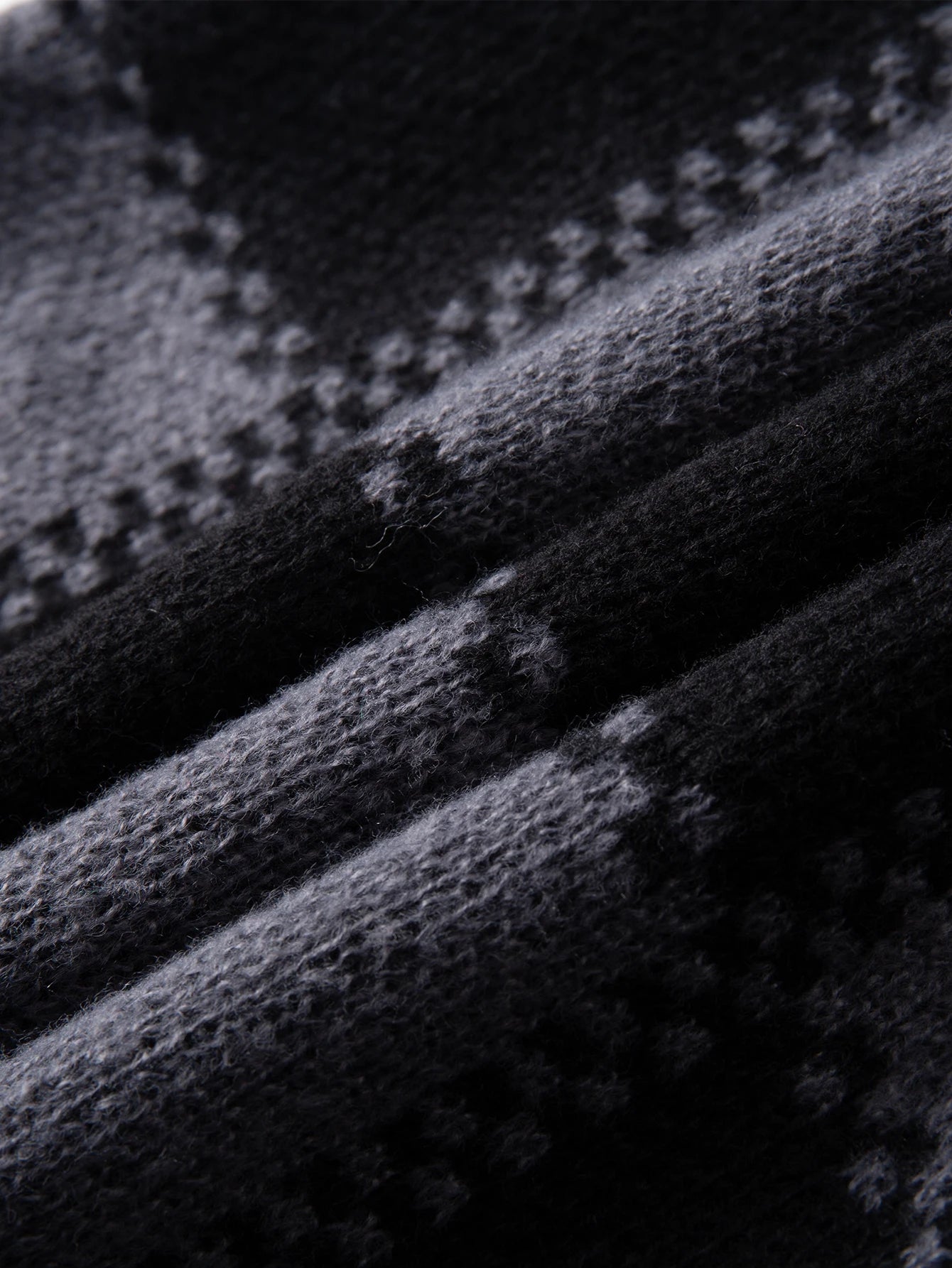 New Popular Autumn Winter Plaid Jacquard Pattern Pullover Sweater Casual Round Neck Contrast Color Knitted Men's Pullover