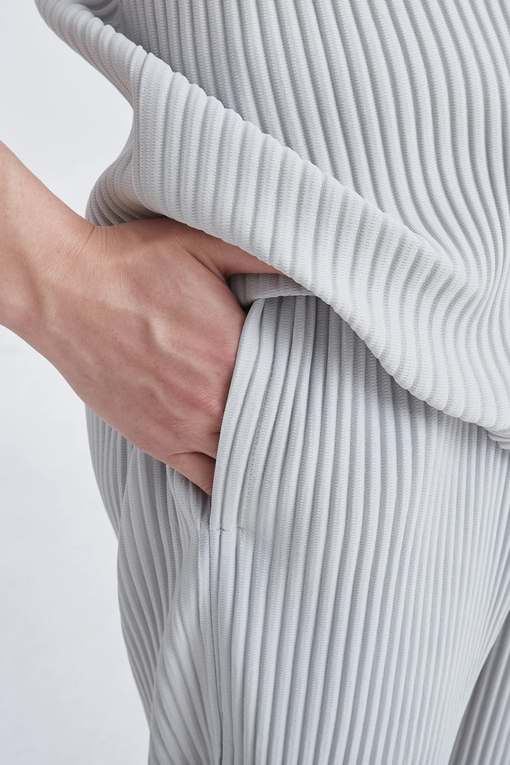 Summer Casual Pants Men Fashion Gray Black Pleated Pants Men Japanese Streetwear Loose Straight Pants Mens Ice Silk Trousers