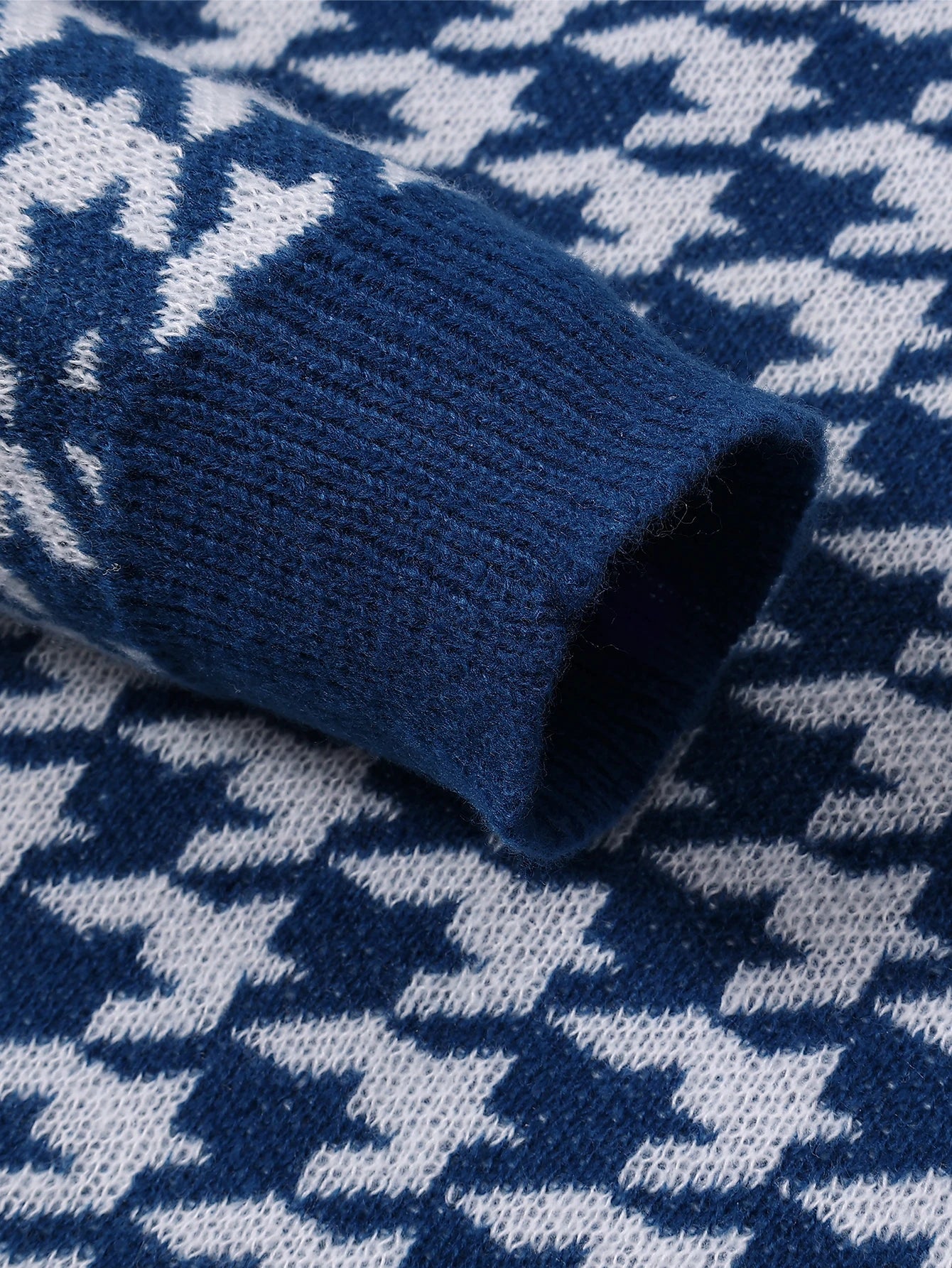 New Popular Autumn Winter Plaid Jacquard Pattern Pullover Sweater Casual Round Neck Contrast Color Knitted Men's Pullover