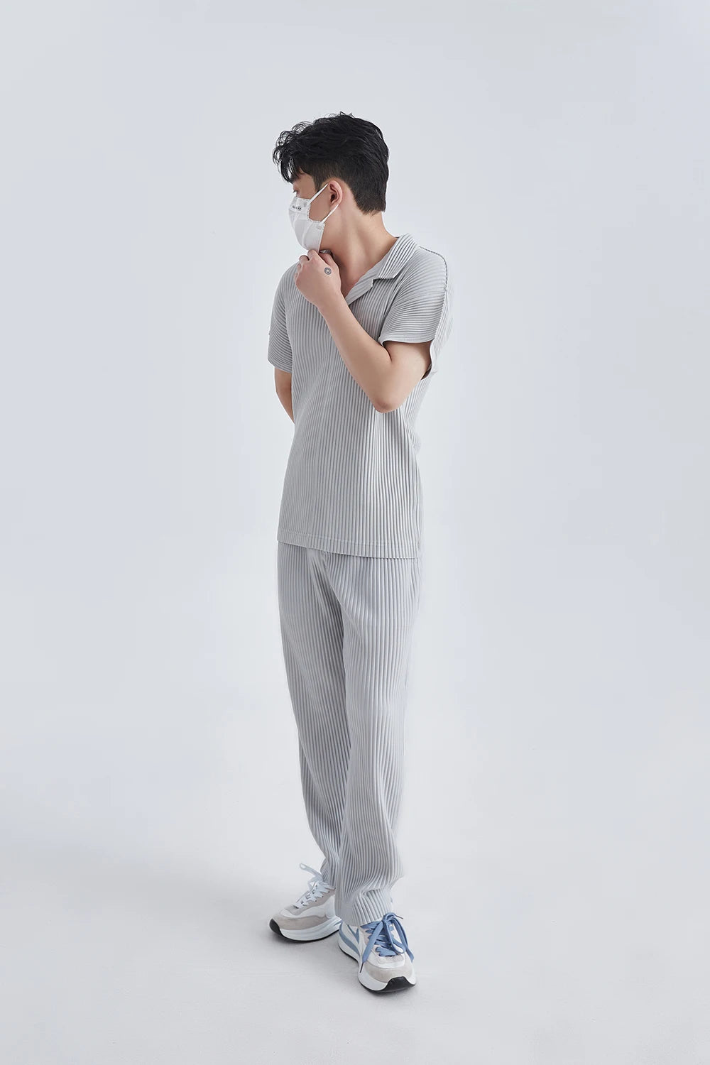 Summer Casual Pants Men Fashion Gray Black Pleated Pants Men Japanese Streetwear Loose Straight Pants Mens Ice Silk Trousers