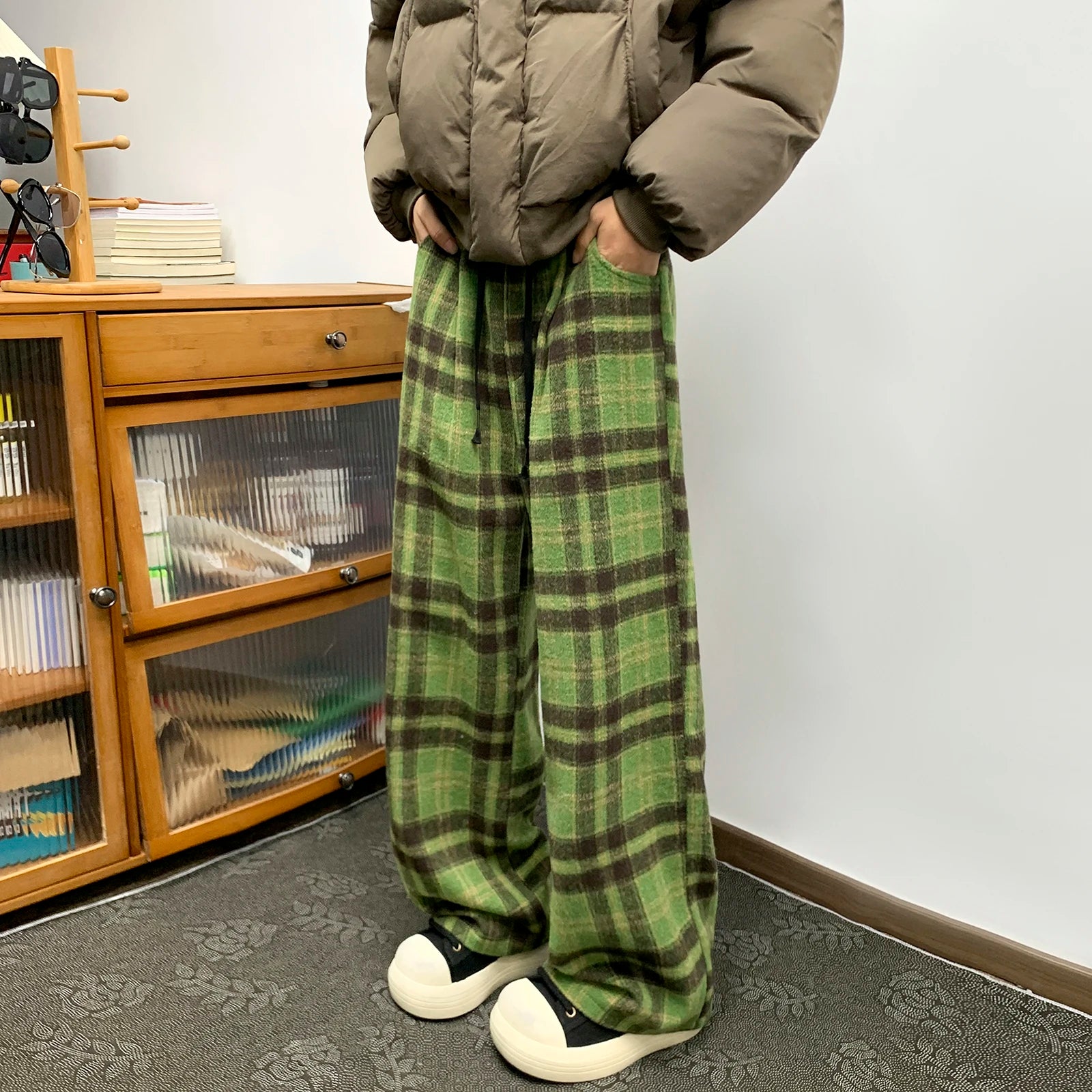 Winter Vintage Fleece Plaid Wide Leg Pants Men's Woolen Casual Thick Warm Pants Men Women Loose Straight Mopping Trousers