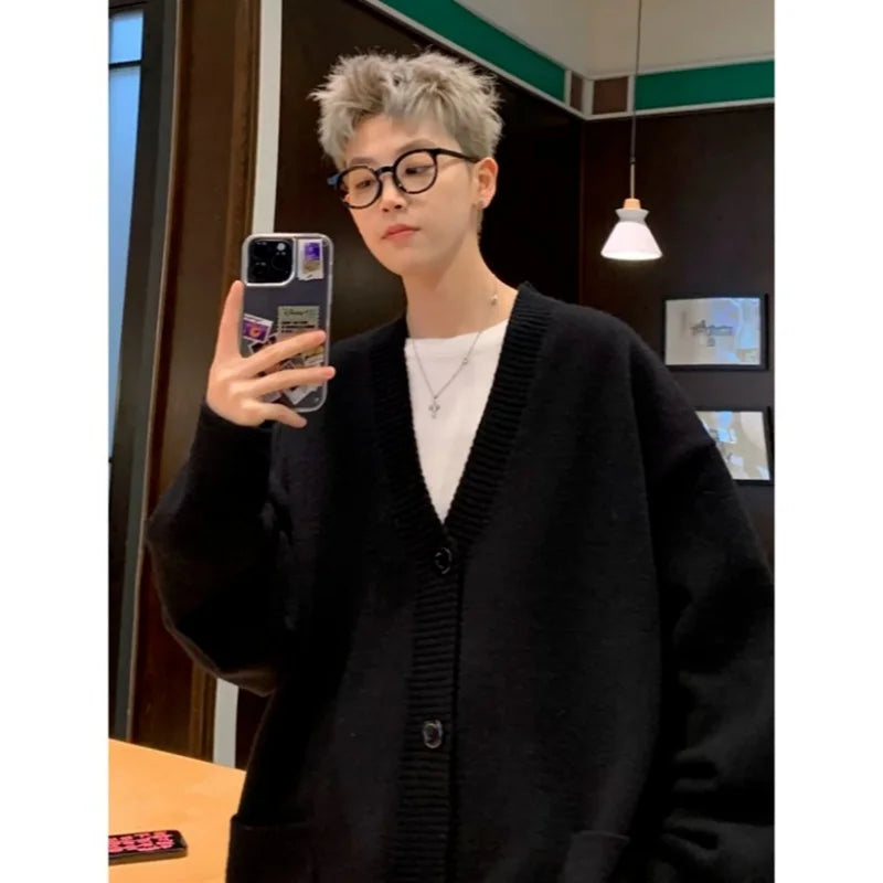 2025 new V-neck sweater jacket men's spring and autumn knitted cardigan men's trendy brand youth high-end woolen swea