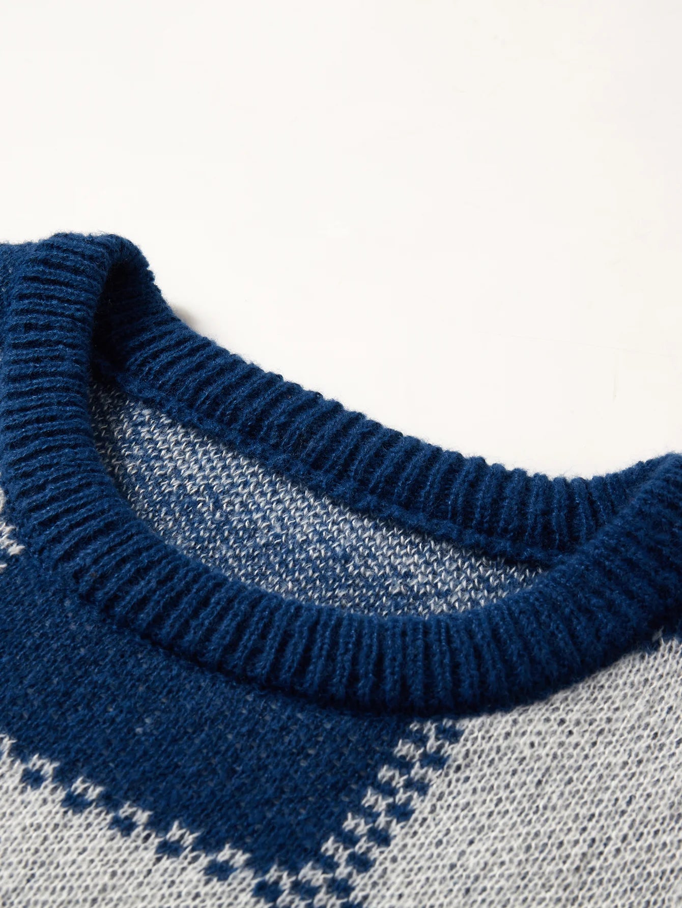 New Popular Autumn Winter Plaid Jacquard Pattern Pullover Sweater Casual Round Neck Contrast Color Knitted Men's Pullover