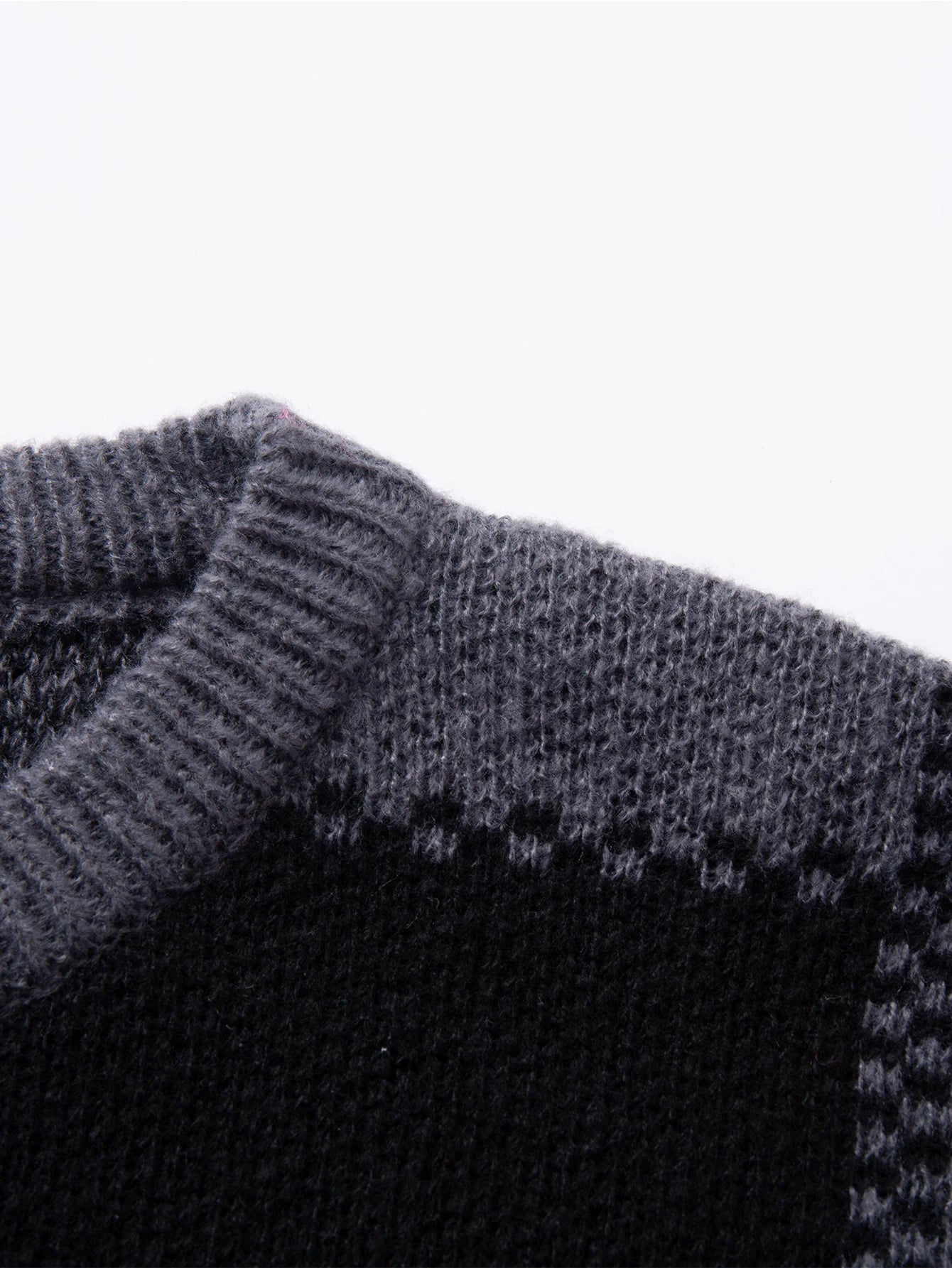 New Popular Autumn Winter Plaid Jacquard Pattern Pullover Sweater Casual Round Neck Contrast Color Knitted Men's Pullover