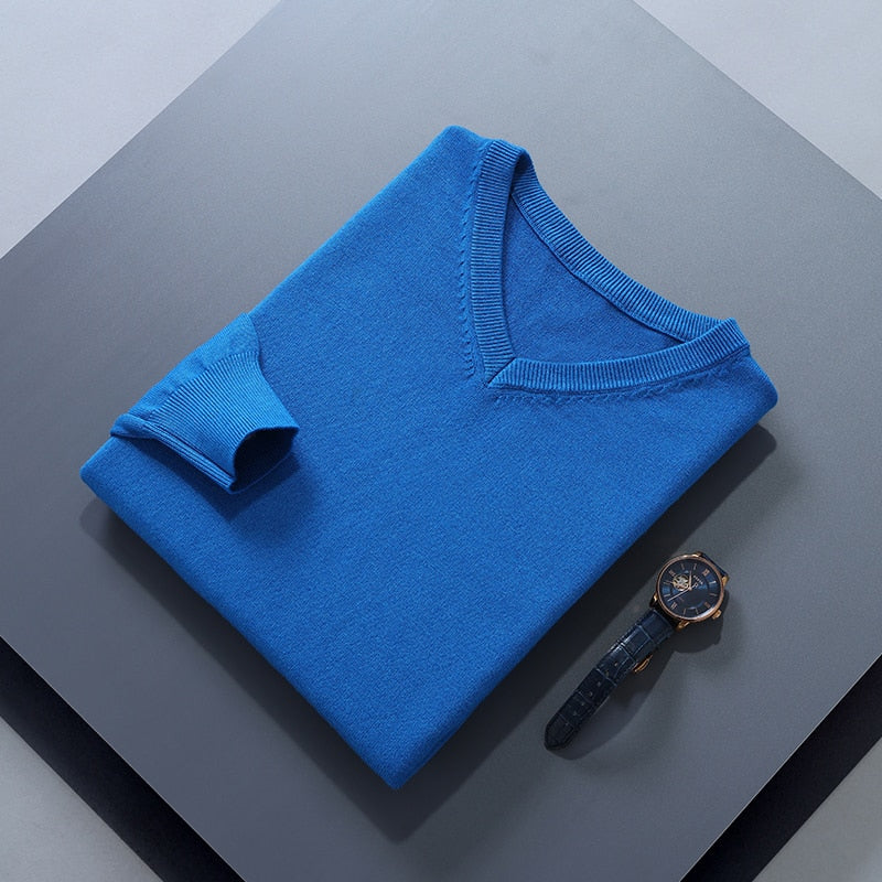 Man Pullovers Winter New Fashion Vneck Sweater Hot Sale Wool Knitted Jumpers Male Woolen Clothes Standard Tops