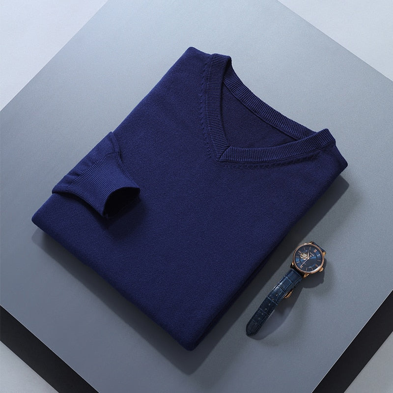 Man Pullovers Winter New Fashion Vneck Sweater Hot Sale Wool Knitted Jumpers Male Woolen Clothes Standard Tops