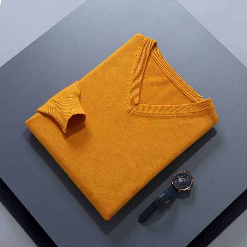 Man Pullovers Winter New Fashion Vneck Sweater Hot Sale Wool Knitted Jumpers Male Woolen Clothes Standard Tops