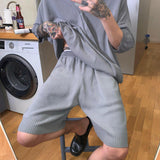 Top e pantaloncini a V-Neck Knitted