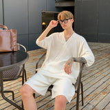 Top e pantaloncini a V-Neck Knitted