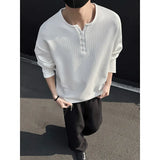 White Long Sleeved T-shirt Men Fashion Black Casual T Shirt Men Streetwear Korean Loose Round Neck Pleated T Shirt Mens Top