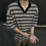 New Summer Men's Tops V-neck Striped Design Contrast Color Tees Knitting Short Sleeved Loose Male T-shirts Niche